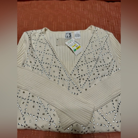 🆕 NWT Silk Jeweled WR Sweater - Cream Color Ribbed V-Neck - Long Sleeve - Size S - Picture 8 of 10